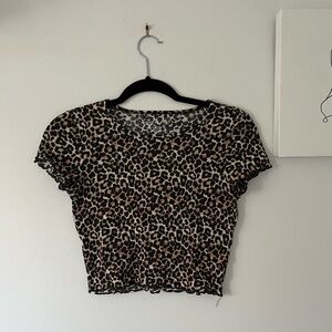 Cheetah Print Short Sleeve Crop Top